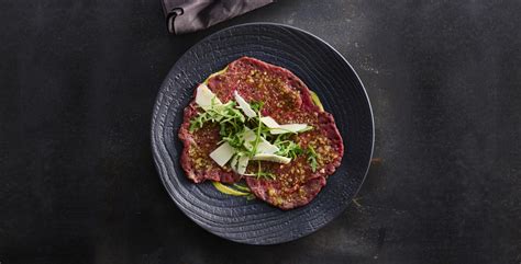 Beef carpaccio with truffle pesto - Pödör