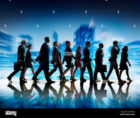 Business Person Walking 的图像结果