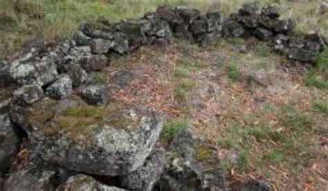 Aboriginal Stone Picks: Traditional Mining Tools & Cultural Technology