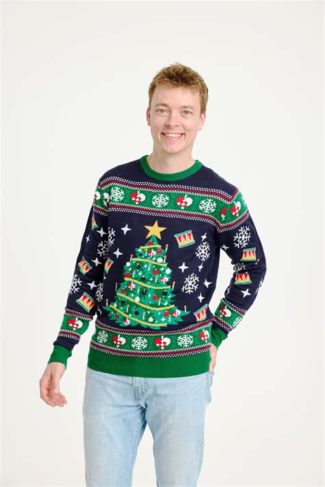 Star Wars Christmas Sweaters Guide - Styling, Gifts and Family Ideas