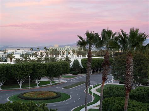 Hotel Rooms & Suites in Orange County | Hyatt Regency Irvine