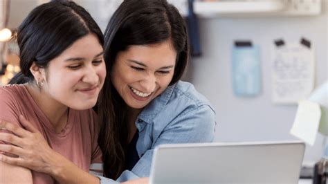 how to apply for scholarships early