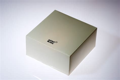 高级白色包装盒子样机 – PS样机网