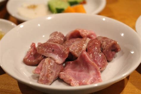 新宿区で絶品の生肉・肉刺しが食べられるお店7選【実食レポ】 - 東京ルッチ