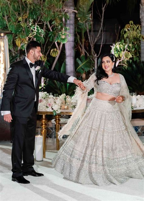 Best Wedding Bride Entrance 的图像结果