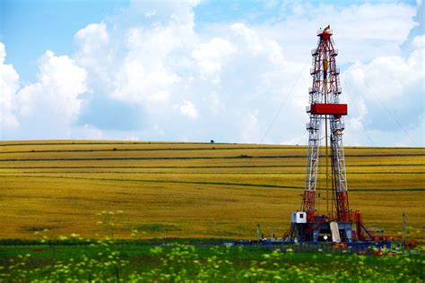 Rezultat imagine pentru Fracking Definition