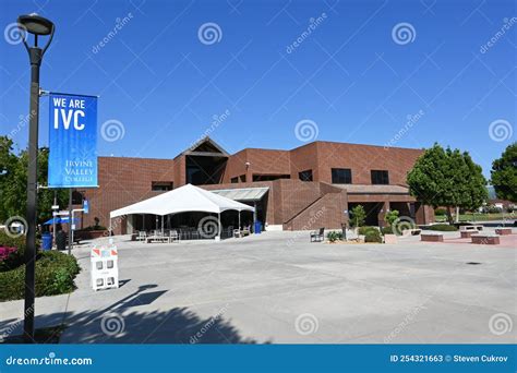 IRVINE, CALIFORNIA - 21 AUG 2022: Banner and Quad at the Student Services Center on the Campus ...