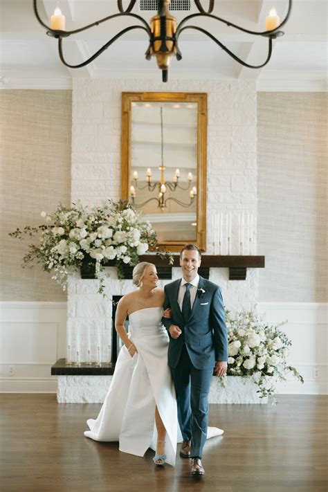 Summer Wedding at Wichita Country Club | Limestone Floral