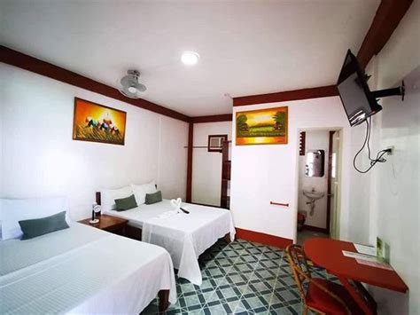 BLUE WHALE DIVE RESORT (Puerto Galera, Oriental Mindoro) - Guesthouse ...