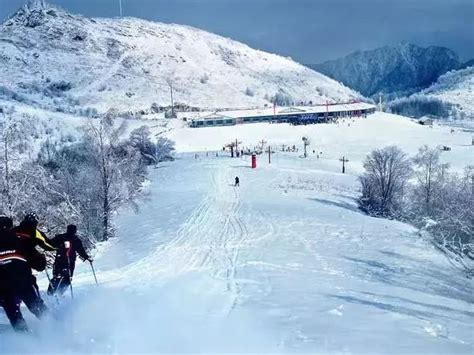 2019年武汉首家滑雪场即将运营啦！不出家门口，就能体验北方的速度与激情~_神农架