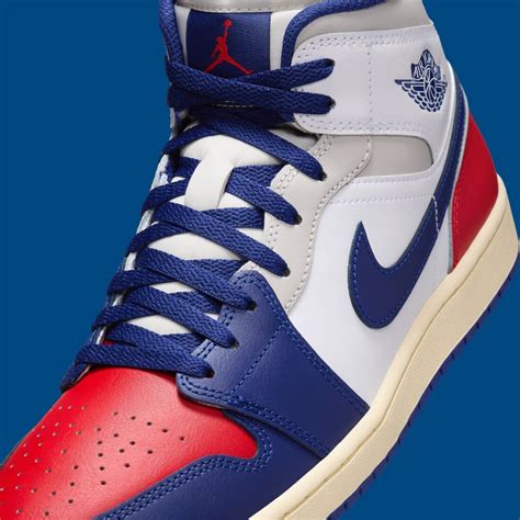 Air Jordan 1 Mid Deep Royal Blue Fire Red - DQ8426-102 - Le Site de la Sneaker