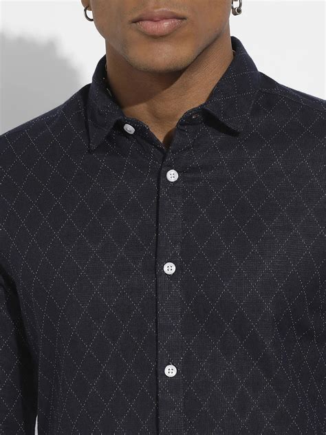 Campus Sutra Men's Navy Blue Chalk Diamomd Shirt - Campussutra