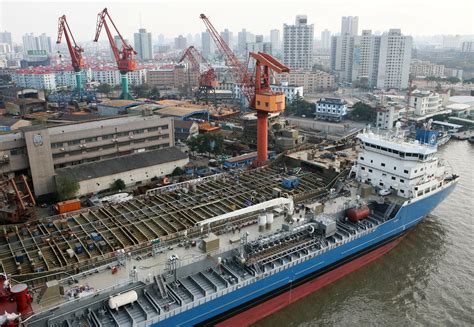 Yangzijiang Shipbuilding closes 1.5% lower on cancellation of US$180 ...