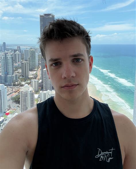 Connor Peters | Hey 🎤🐁 | Instagram