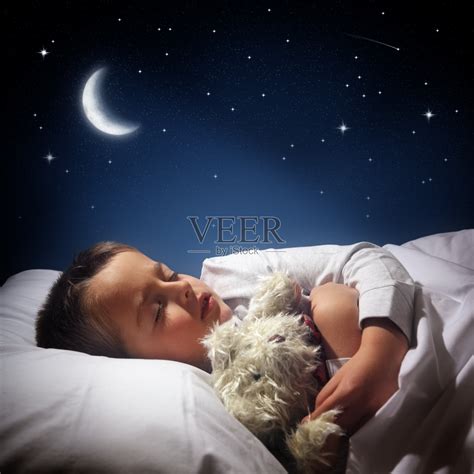 男孩睡觉和做梦照片摄影图片_ID:138838206-Veer图库