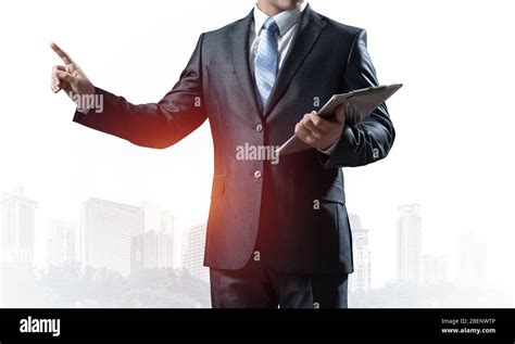 Man in Business Suit Side View 的图像结果