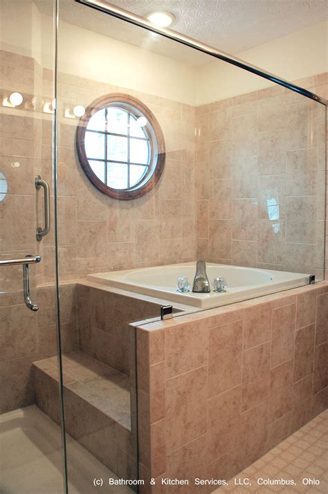 Japanese style shower and soaking tub. | Japanese bathroom design, Tub ...