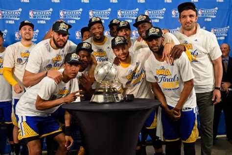 Watch: The best Warriors team ever achieves a historic feat