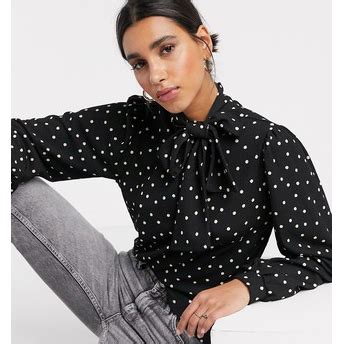 3 times Bipasha Basu proved why evergreen prints are the classics to ...