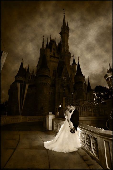 Haunted Mansion Bride Disney World 的图像结果