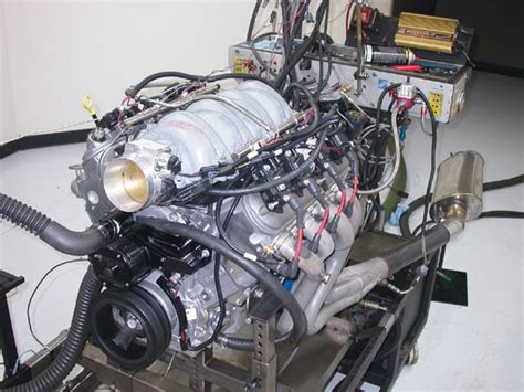 Chevy LS2 Engine 的图像结果