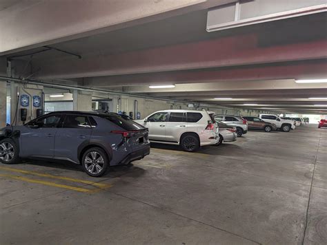 Philadelphia Zoo Parking Garage | Philadelphia, PA | EV Station
