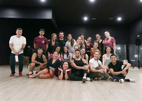 Dancing Class 的图像结果