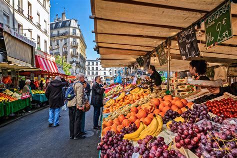 5 Best Food and Flea Markets in Paris - Where to Go Shopping like a ...