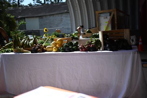 Saturday Farmers Market at Earthas Farm & Market, 4850 Moncrief Rd ...