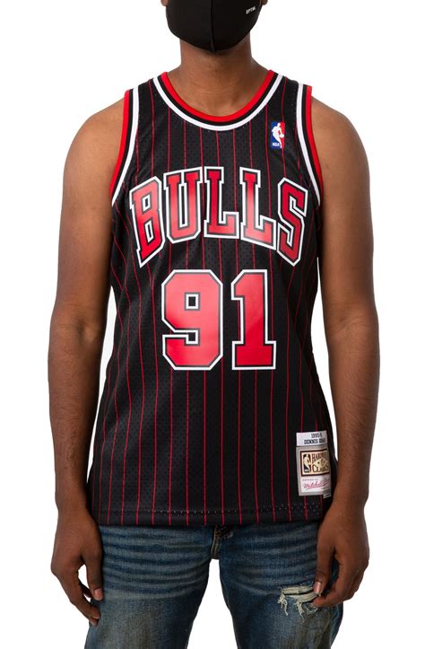 MITCHELL AND NESS Chicago Bulls Dennis Rodman 1995-96 Swingman Jersey ...