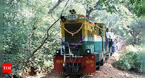 Mumbai Local Train Toy 的图像结果