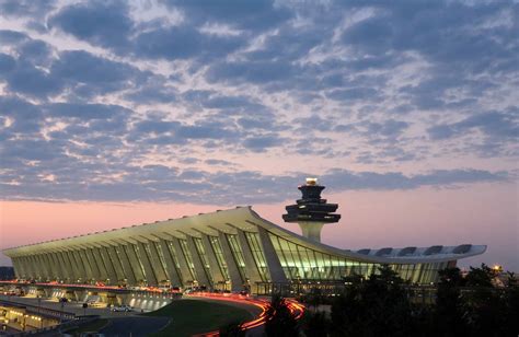 The Bizarre United Airlines Terminal at Washington Dulles Airport