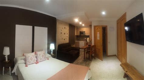 HOTEL APARTAMENTOS BARRAU (Villanova) - Hotel Reviews, Photos, Rate ...