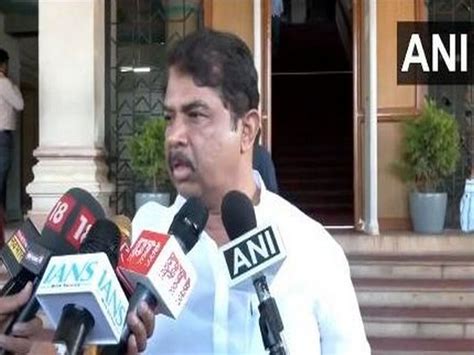 "Congress govt is 60 per cent commission govt, using money for big ...