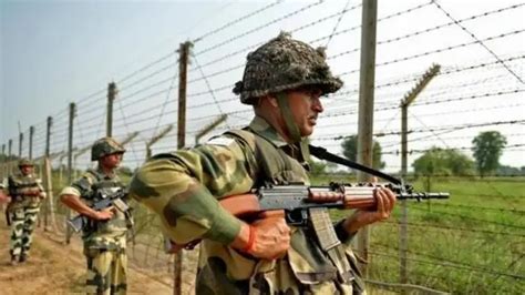 Pakistani Air Force Jets,നിയന്ത്രണരേഖയില്‍ പാക് യുദ്ധ വിമാനങ്ങ ...