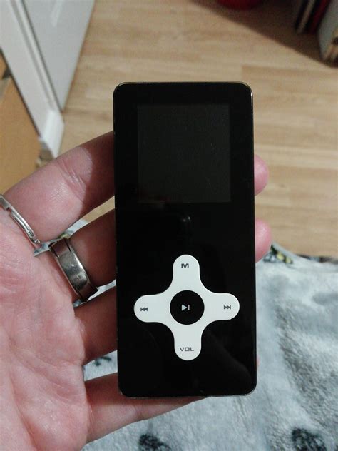 Old mp3 player dose anyone know what lead I need for this? (X Ipocket ...