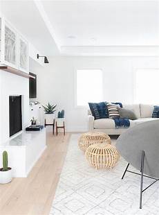 Decorating Ideas For Living Room With White Walls by Are White Walls The Ultimate Decorating Secret Weapon Decorating Ideas For Living Room With White Walls