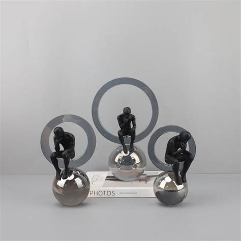 Showpieces & Figurines – thedecorvilla