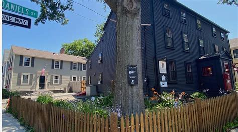 THE DANIELS HOUSE INN (Salem) - B&B Reviews, Photos, Rate Comparison ...