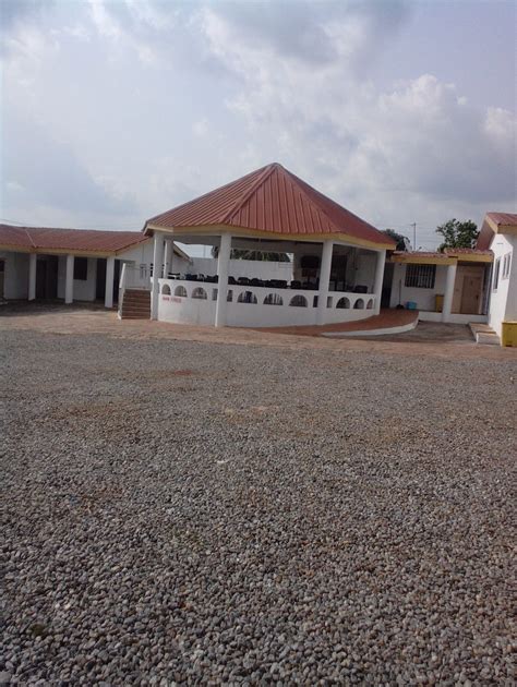 ADOM UPSCALE HOTEL (Mampong) - Hotel Reviews & Photos - Tripadvisor