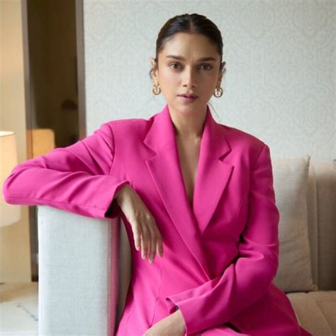 Aditi Rao Hydari Gets Ready as a Barbie For Her Business Meeting in ...