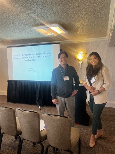 Dr.Lee and Dr.Dhar presenting at Conference - EagleEye