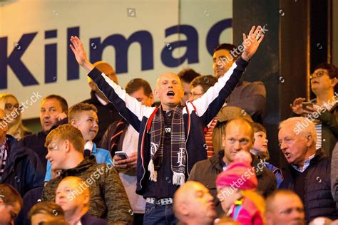 Dundee Supporter Celebrates Following Dundees 21 Editorial Stock Photo ...