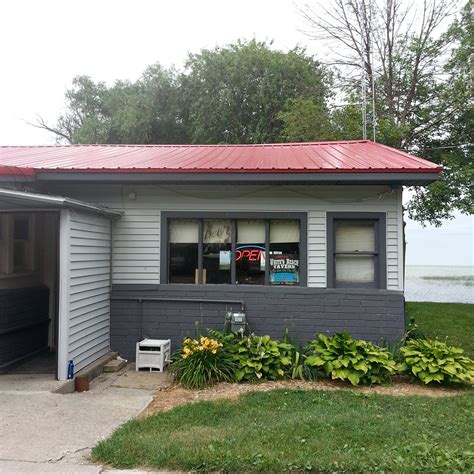 WHITES BEACH TAVERN (2025) All You Need to Know BEFORE You Go (with ...