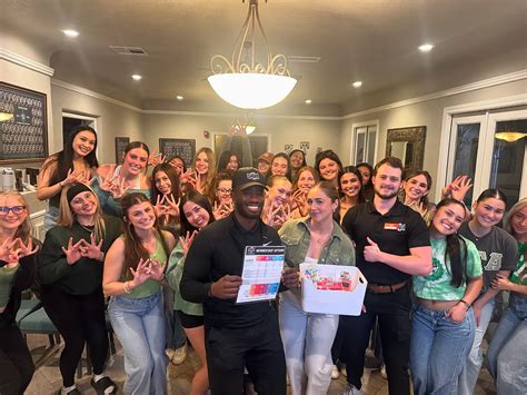 Crunch Las Cruces | New week same goals! @jademikadenninger never ...