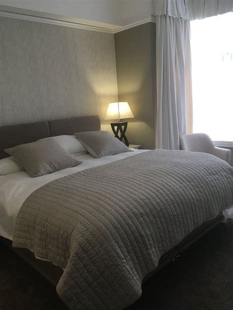 ELMDON LODGE (Birmingham) - Guesthouse Reviews, Photos, Rate Comparison ...