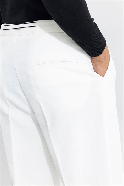 Buy Men's Haneul white Korean pant Online | SNITCH