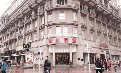 중국 백화점 100여곳 문 닫아 | 패션서울