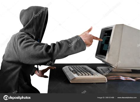 Old Computer Monitor 的图像结果