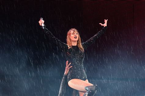 Taylor Swift reputation Stadium Tour is coming to Netflix on Dec. 31
